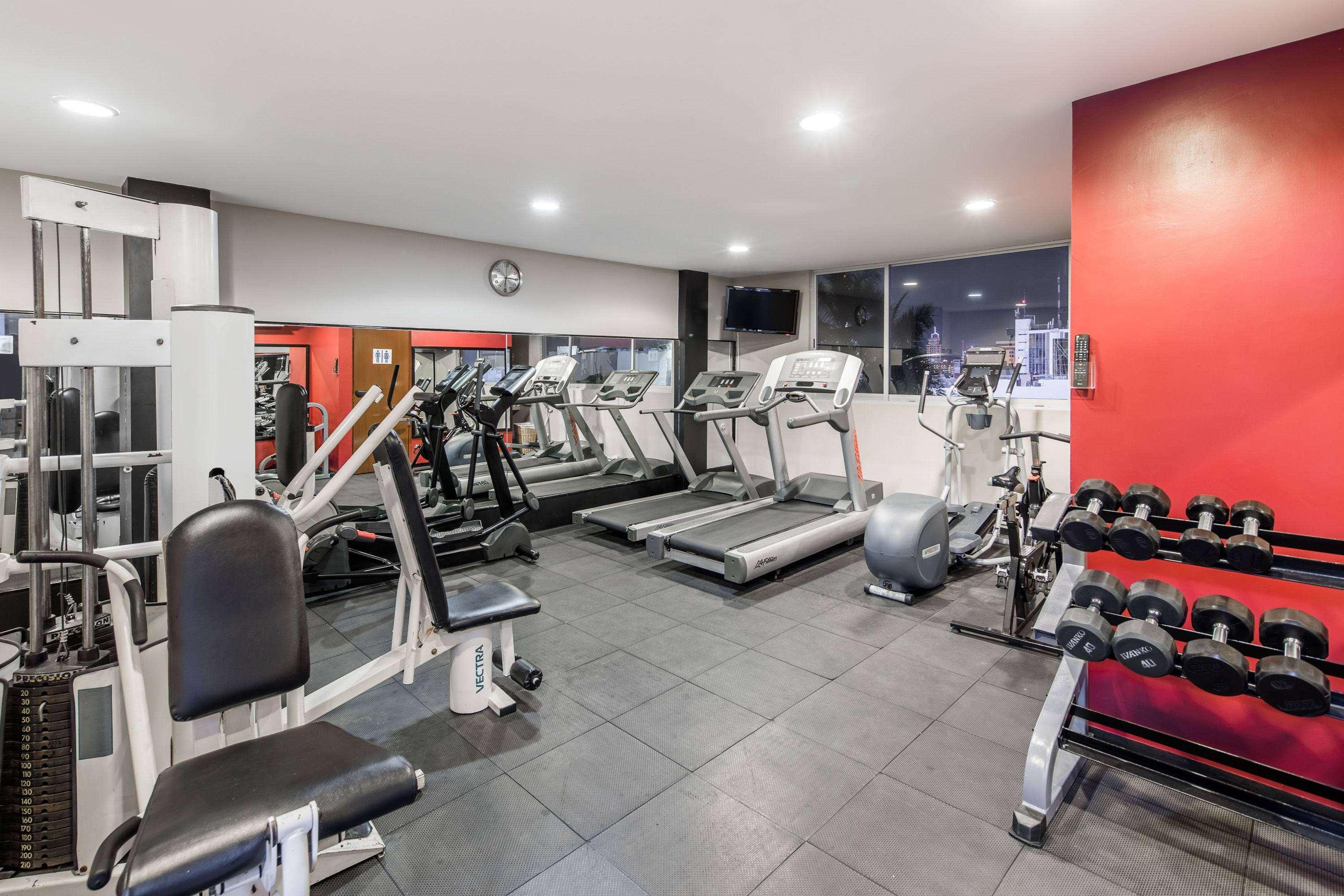 Wyndham Executivo Culiacán Esterno foto