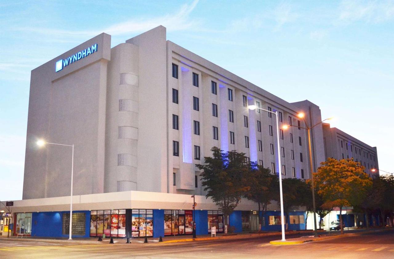 Wyndham Executivo Culiacán Esterno foto