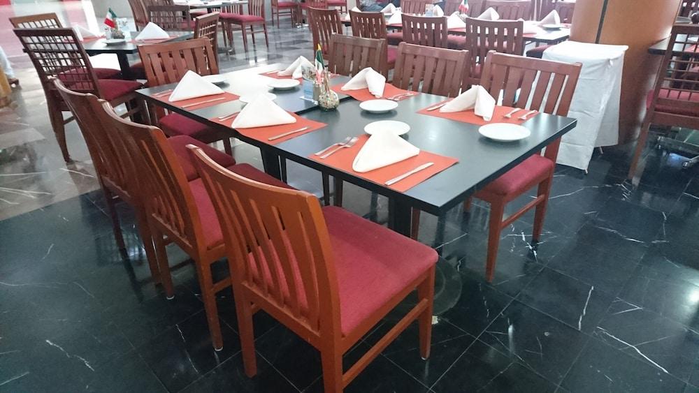 Wyndham Executivo Culiacán Esterno foto
