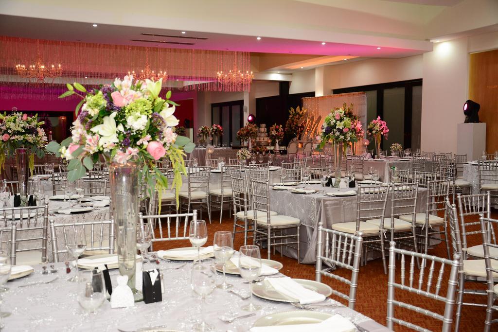 Wyndham Executivo Culiacán Esterno foto