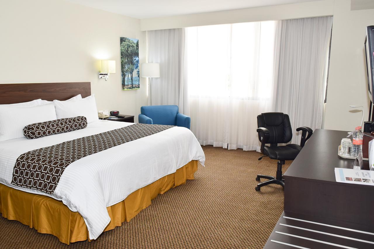 Wyndham Executivo Culiacán Esterno foto