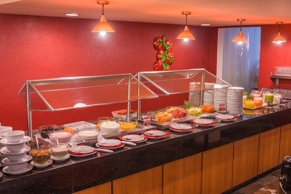 Wyndham Executivo Culiacán Esterno foto