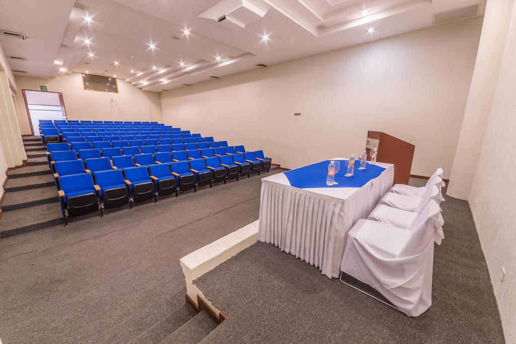 Wyndham Executivo Culiacán Esterno foto